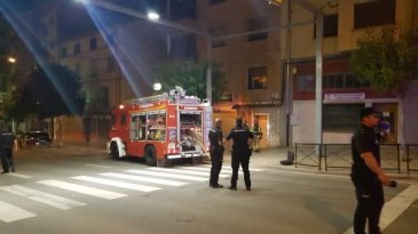 Herido un bombero durante la extinción de un incendio en un piso sin ocupar en la avenida Sagunto de Teruel