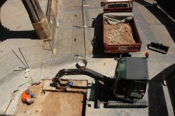 Empiezan las catas arqueológicas para restaurar la Lonja de Alcañiz