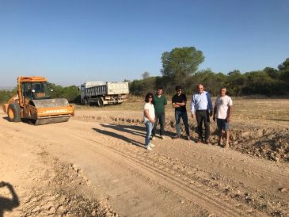 Alcañiz repara caminos de su término próximos a Torrecilla a petición de este ayuntamiento