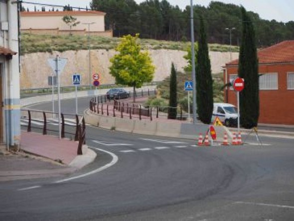 La zona de la rotonda de acceso a la vía perimetral en la carretera de Alcañiz se corta este miércoles a la circulación