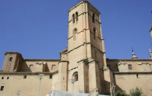Patrimonio deniega la retirada del yeso que recubre la decoración original de la torre gótica de Alcañiz