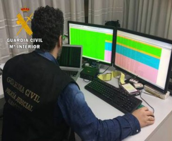 La Guardia Civil desmantela un grupo criminal que estafó 1,3 millones de euros en varias provincias, entre ellas Teruel