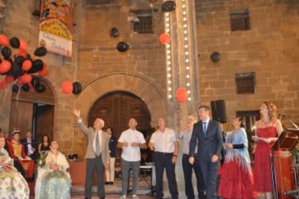 El Cachirulo y sus 50 años de folclore basados en la “calidad de la semilla sembrada” protagonizan el acto previo al inicio de las fiestas de Alcañiz