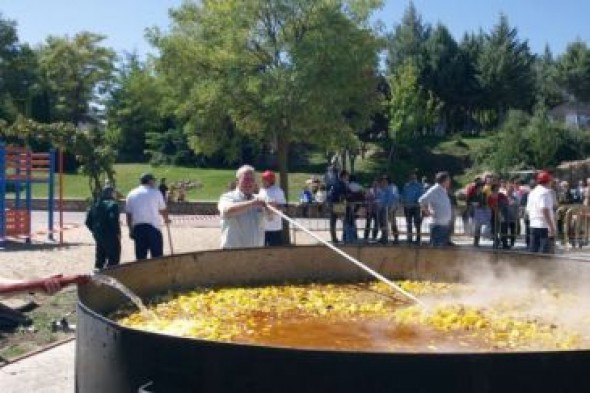 Cella celebra su feria de la patata con 3.400 raciones de guiso