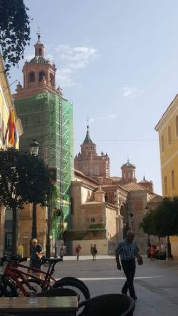 Impulso a la segunda fase de las obras de rehabilitación de la torre de la catedral de Teruel