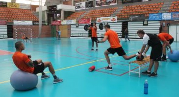 Alcañiz acoge el primer amistoso de la pretemporada del CV Teruel