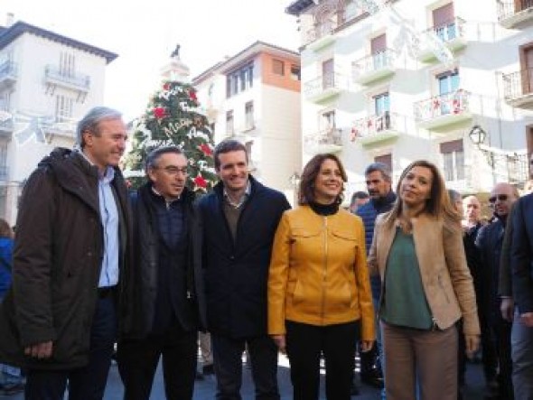 Pablo Casado se compromete con las comunicaciones e inversiones en Teruel