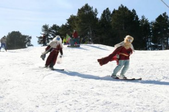 Los Reyes Magos ya están en la provincia de Teruel haciendo felices a los más pequeños