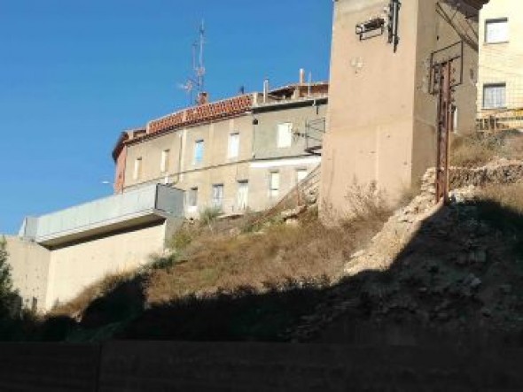 El Ayuntamiento de Teruel adjudica por 64.130 euros la reconstrucción del muro desplomado en Cuevas del Siete