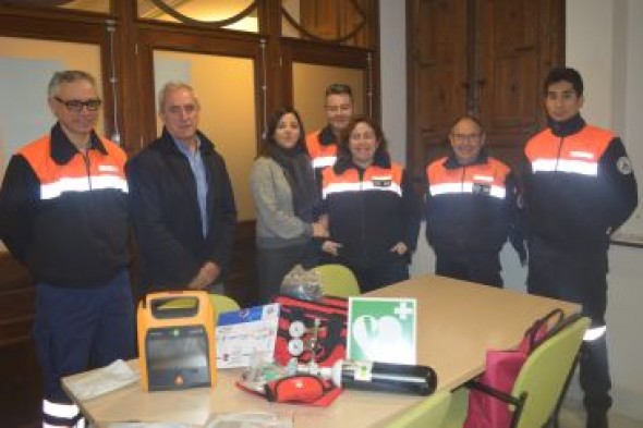 La comarca Comunidad de Teruel reparte desfibriladores en el territorio e imparte formación para poder usarlos