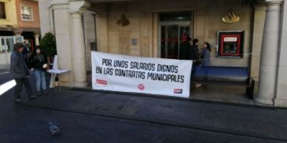 Recogen firmas para reclamar mejoras salariales para los empleados de contratas del Ayuntamiento de Teruel