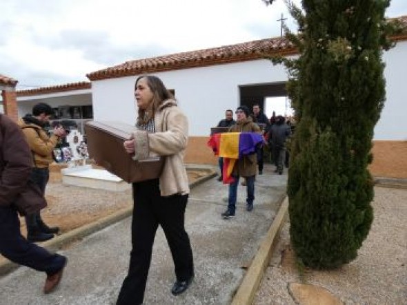 Los restos de los Cinco de Cañandonera ya descansan en el cementerio de Villastar