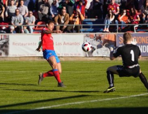 El CD Teruel gana al Sabadell y sale de la zona de descenso