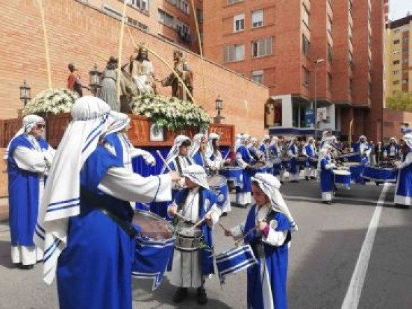 La procesión de La Burrica recorre Teruel en la mañana del Domingo de Ramos