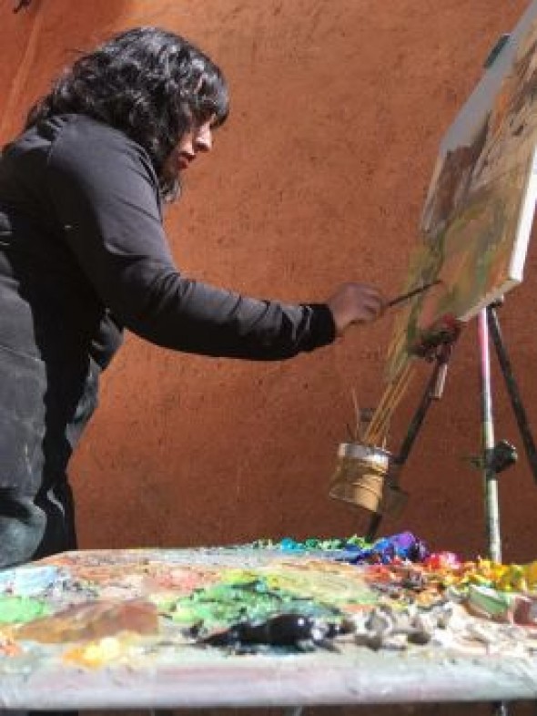 Irene Pérez Sánchez, becaria de pintura de paisaje de la Fundación Santa María: “Albarracín es infinito, no se acaba nunca por mucho que lo mires y lo pintes”