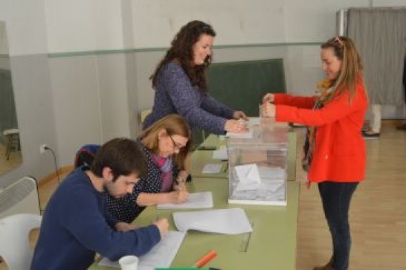 Las votaciones en la provincia: Andorra confía la transición justa al PSOE y Alberto Herrero es profeta en su tierra con el triunfo del PP