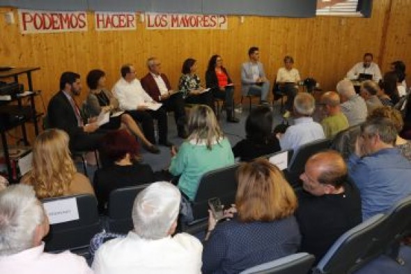 Debate electoral de la Federación de Vecinos de Teruel: los partidos que optan al Ayuntamiento coinciden en sus propuestas, pero discrepan en la gestión