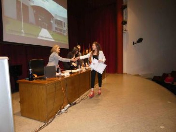 El Campus de Teruel entrega los premios extraordinarios a sus estudiantes más sobresalientes