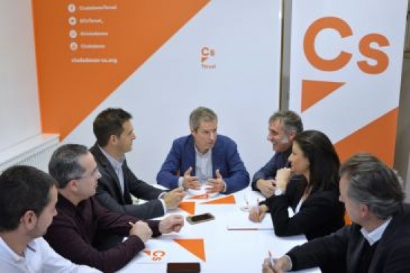 Ciudadanos opta por un acuerdo de centro-derecha sin Vox y descarta pactar con el PSOE en Aragón