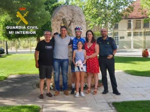 La Guardia Civil de Teruel acoge la llegada del IV reto de ASDES, Juntos pedaleando por una sonrisa