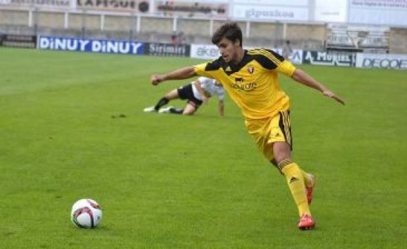 El defensa Julen Hualde, procedente del filial del Osasuna, nuevo jugador del CD Teruel