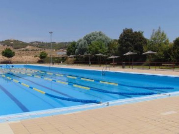 El Ayuntamiento de Teruel reabre la piscina de Los Planos tras sustituir la pieza que causó una avería el sábado