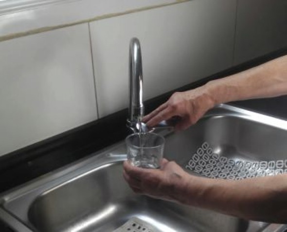 Cretas pide a los vecinos que reduzcan el consumo de agua y se anuncian restricciones para agosto