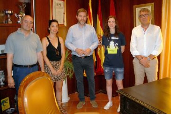 Alcañiz agasaja a la alumna con mejor nota en la EVAU