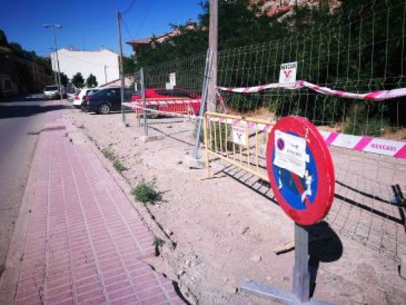 Comienzan los trabajos para sustituir las aceras de la calle Bajo Los Arcos en Teruel