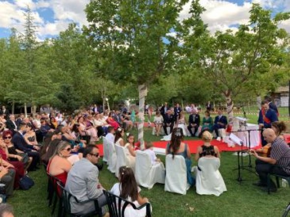 Primera boda civil en el Parque Temático de la Minería y el Ferrocarril de Utrillas