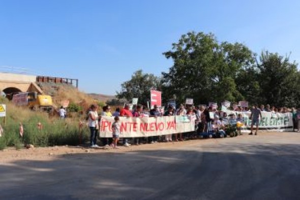Los vecinos de Navarrete del Río se quejan de que Adif “ignora” 
y “ningunea” al medio rural