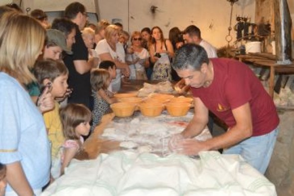 Los panaderos de Teruel llaman a comer “pan de verdad” desde el horno de Torre de Arcas