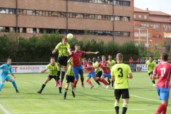 El CD Teruel debuta en liga empatando en Pinilla con el Deportivo Aragón