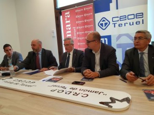 El Gobierno de Aragón trabajará con la nueva Comisión agroalimentaria de Teruel para reforzar la competitividad y el prestigio del sector