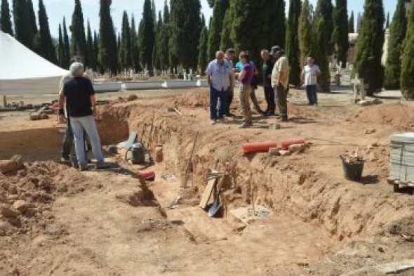 Localizan restos de seis personas sin signos de fusilamiento en la fosa común de Alcañiz