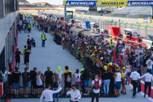 La celebración del X aniversario del circuito alcañizano marca una intensa jornada previa al GP de Aragón en Motorland