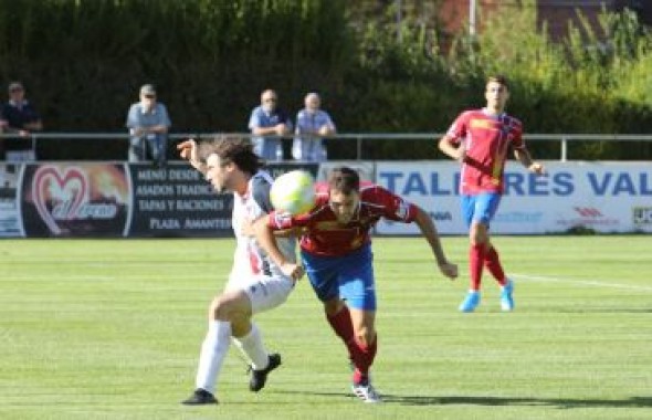 El CD Teruel vence en Pinilla al Villanueva por 2-0 y sigue al frente de la clasificación