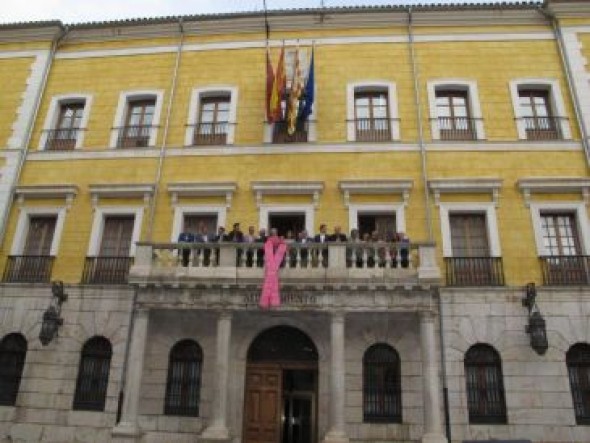La provincia de Teruel se tiñe de rosa en apoyo a las mujeres con cáncer de mama
