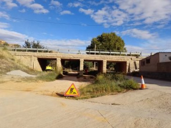 Carreteras de la DGA interviene en el puente sobre la rambla de San Blas