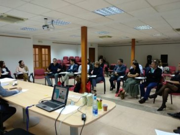 Una jornada de debate en Montalbán aborda la promoción de negocios relacionados con la atención al mayor