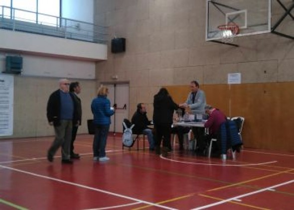 Constituidas con normalidad las mesas electorales de Teruel en el arranque de las elecciones del 10N