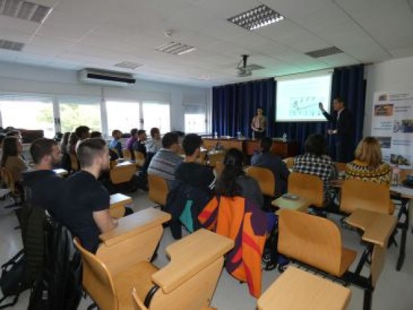 Los universitarios descubren las posibilidades laborales de Teruel de la mano de Asempaz