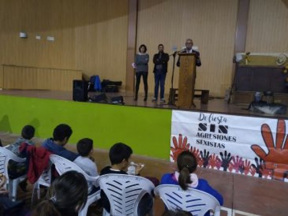 La Comunidad de Teruel conmemora 
el Día contra la violencia de género