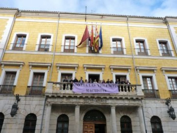 Todos los grupos municipales de Teruel salvo Vox firman el manifiesto contra la violencia machista