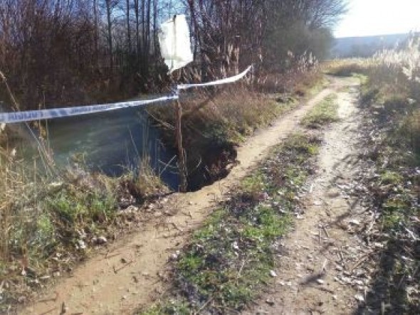 Un desprendimiento en el Guadalaviar corta un camino en San Blas