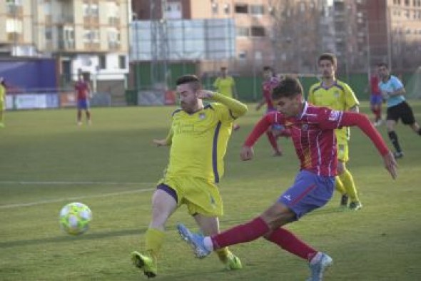 Un CD Teruel con muchas bajas empata a cero goles en Pinilla con el colista de la categoría