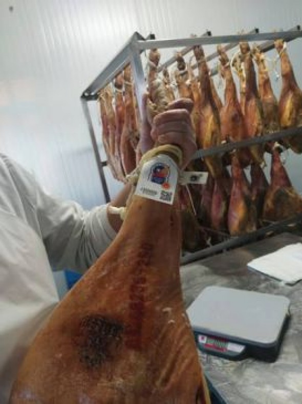 El Consejo Regulador marca el Jamón de Teruel número 8 millones