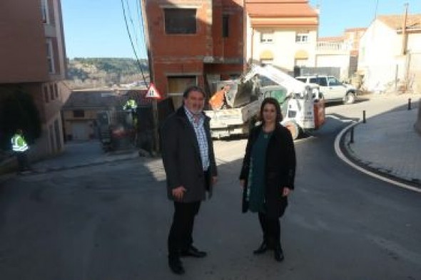 El Ayuntamiento de Teruel fresa el pavimento de la calle Don Quijote