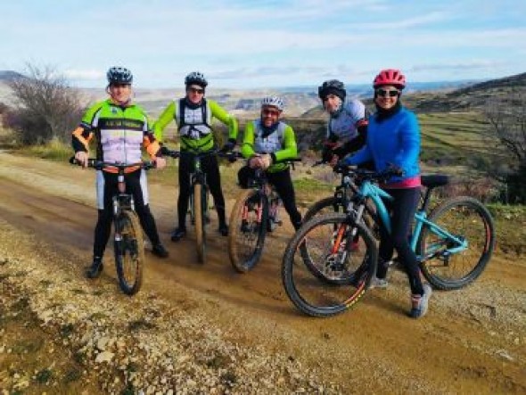 La serie Senderos del Mundo de La 2 de TVE propone este sábado una ruta ciclista por la provincia de Teruel