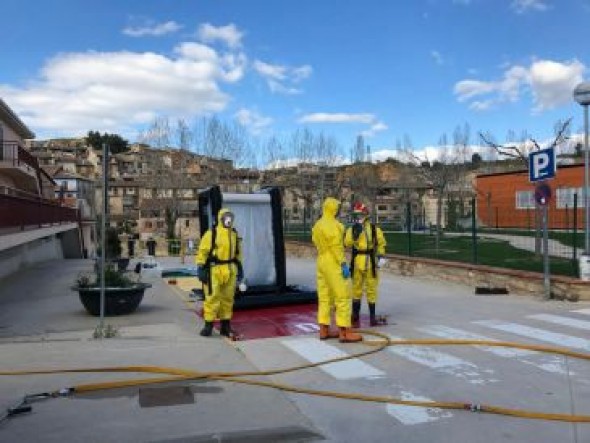 El alcalde de Valderrobres y dos trabajadores se incorporan como plantilla a la residencia de mayores